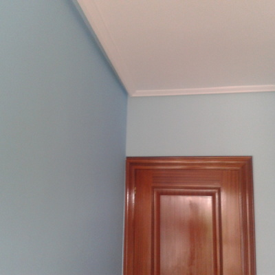 BARNIZADO Y PINTURA DE PISO