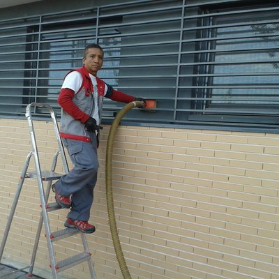 Aislamiento de fachada y eliminación de puentes térmicos en chalet en Boadilla del Monte