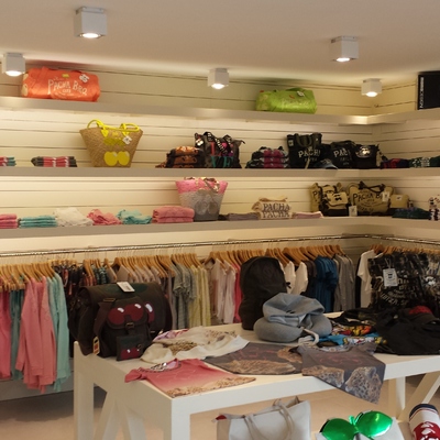 DECORACIÓN MADERA TIENDA