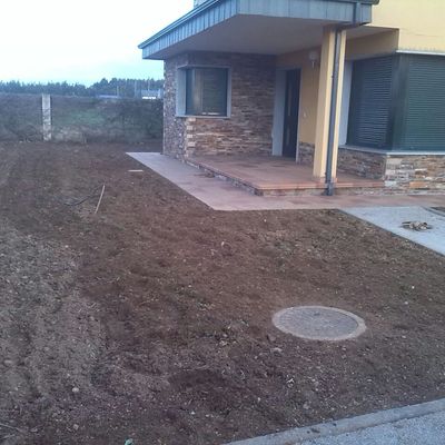 Preparación terreno césped - Benquerencia