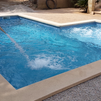 piscina con cañon masaje y zona de burbujas