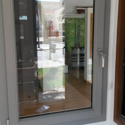 Ventana de seguridad certificada sin necesidad de rejas. Vista interior