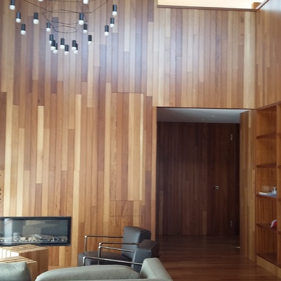 Carpinteria de madera en salon
