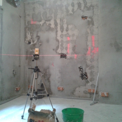 Nivelación Laser para Correcta Colocación del Azulejo en Cocinas y Baños.