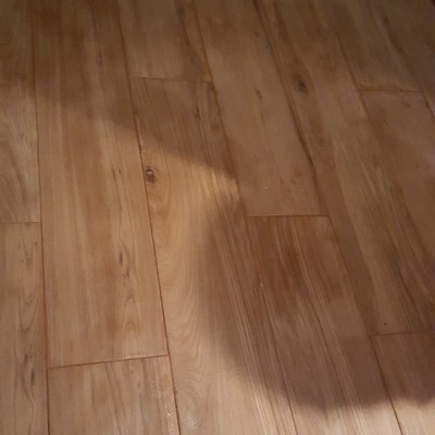 suelo imitando a madera