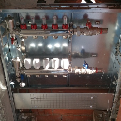 Detalle colector suelo radiante