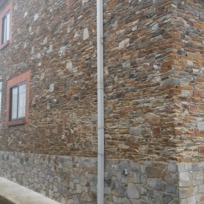 Fachada de vivienda unifamiliar