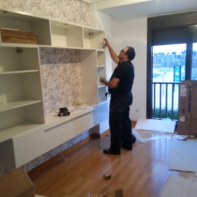 Montaje de muebles anclados en pared