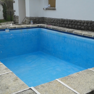 Reparación y pintado de piscina