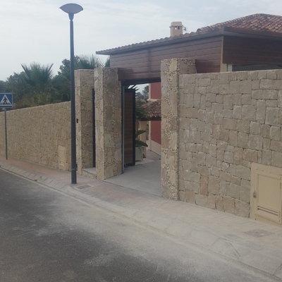 Fachada de piedra natural