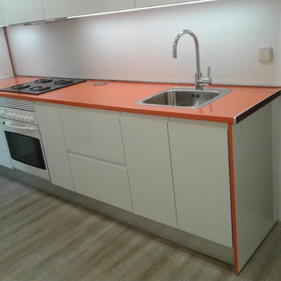 puertas en blanco brillo