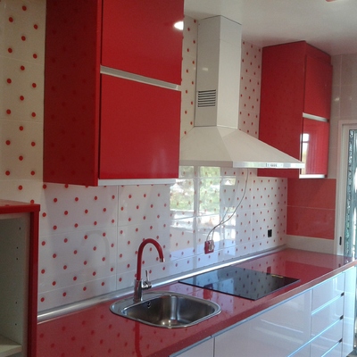 rojo y blanco alto brillo 