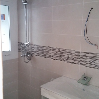 Baño moderna de 2 por 320m