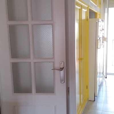 Lacado blanco y amarillo