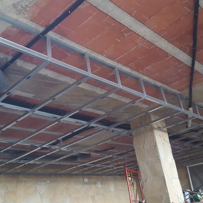 Colocación de techo de madera