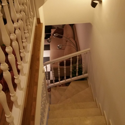 Esmaltado de balaustres en escalera.