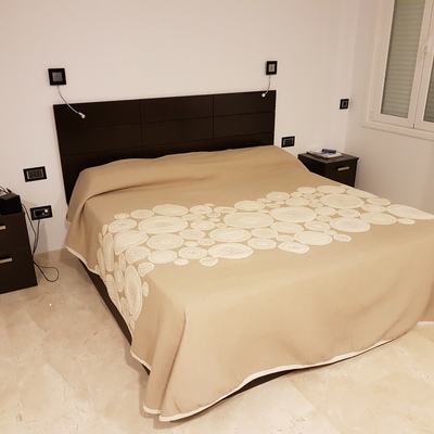 Dormitorio completo con armario a medida en Tenerife