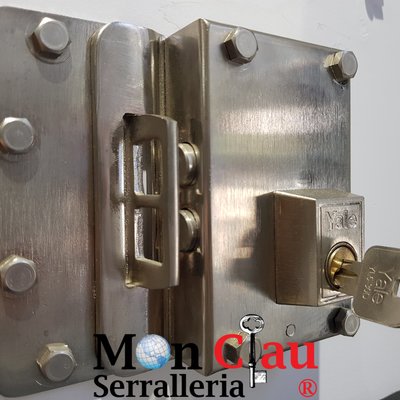 cerrojo de seguridad marca YALE