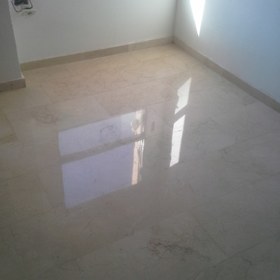 Abrillantado marmol crema