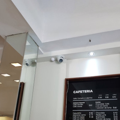 Otra cámara en cadena de Heladerías.