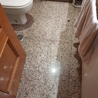 Quemado de marmol por productos que no se deben utilizar nunca bang