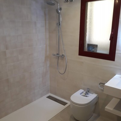 limpieza baño despues de una obra