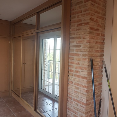 Limpieza armarios con espejo