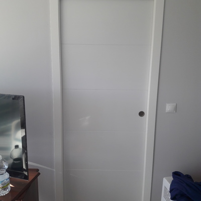 Puerta Corredera lacada blanca