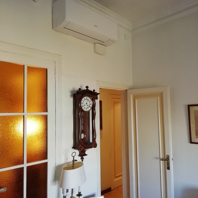 Instalacion convencional de split pared en salon comedor.