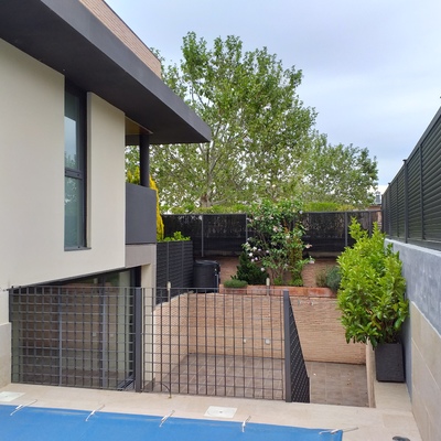 Zona de patio inglés