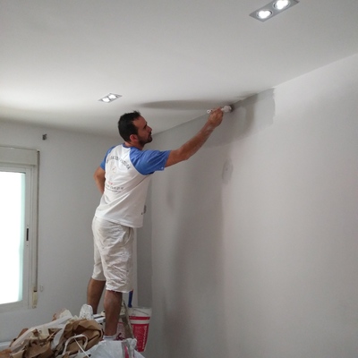 Pared en plástico liso gris