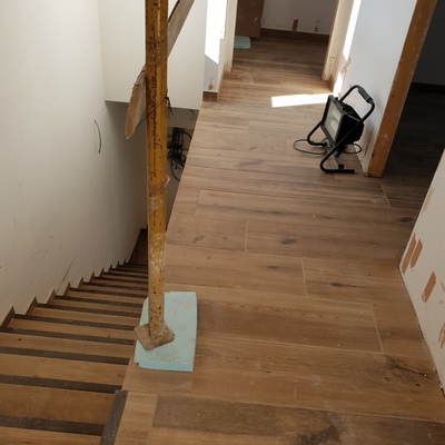 GRES IMITACIÓN  PARQUET Y ESCALERAS