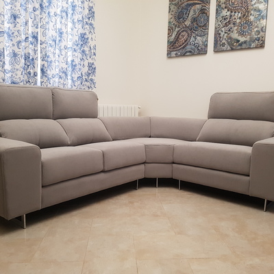 Rinconera loyra con pata alta oslo.