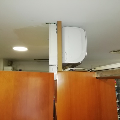 Split pared en estanco con soporte especial.