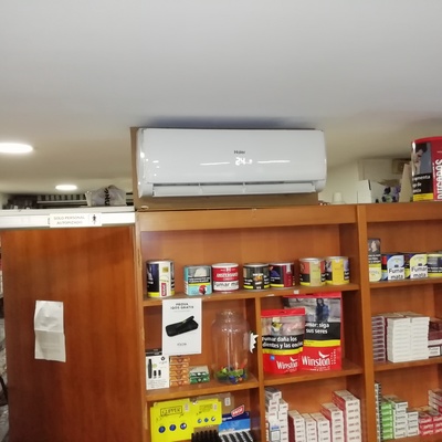 Split pared en estanco con soporte especial.