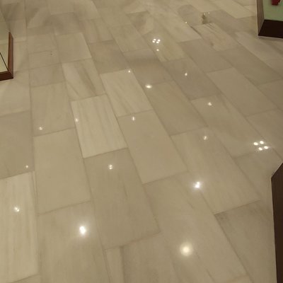 Pulido y vitrificado de suelos