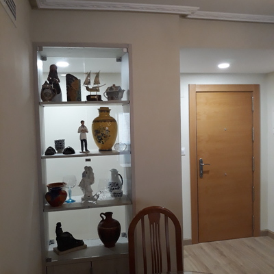 Aprovechamiento decorativo de hueco entre espacios