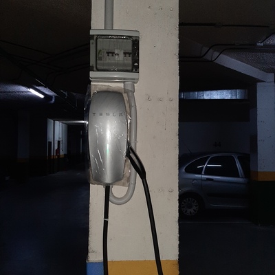 instalación cargador TESLA