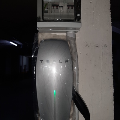 instalación cargador TESLA