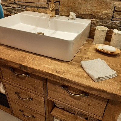 DETALLE DEL MUEBLE DE BAÑO