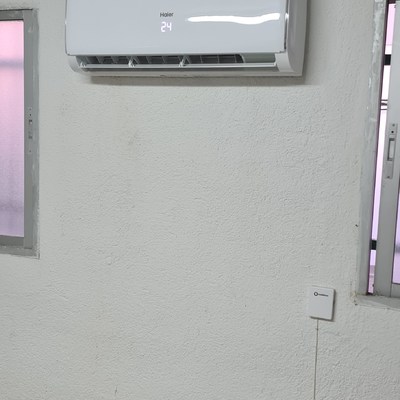 Maquina en oficina nave industriales