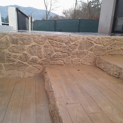 Piedra muro vertical estampada