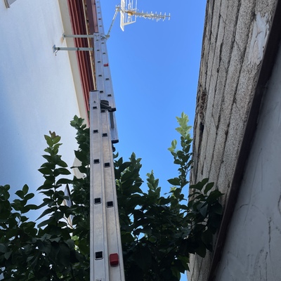 Television satelital