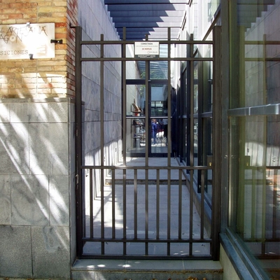 23- Puerta acceso peatonal