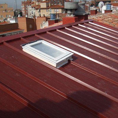 reforma de Cubierta, Fachadas, Patios y Instalacion Electrica en C/ Sor Maria de Agreda 32