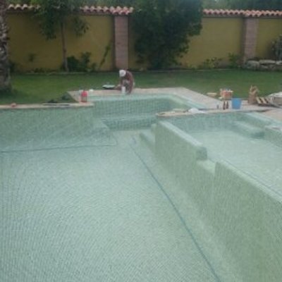 piscina jacuzzi ,sector infantil y área de descanso 