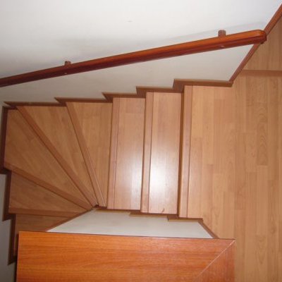 laminado sobre escalera.