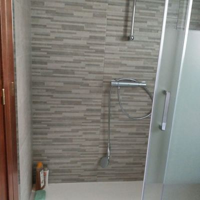 Zona de ducha adaptada minusvalidos