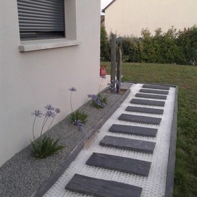 Passadis de lloses i grava