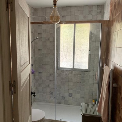 Baño rustico terminado